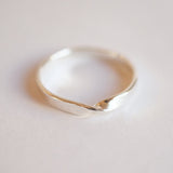 Mobius Twist Ring
