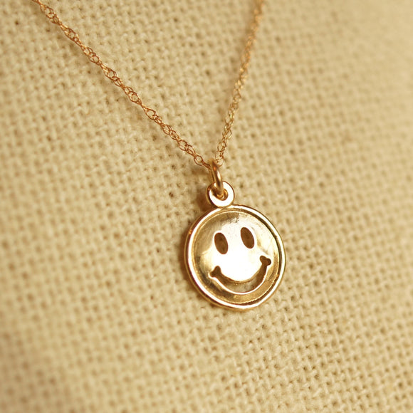 Happy face pendant solid 10k gold