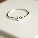 Sterling silver single knot ring