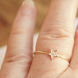 Star ring with tiny diamond