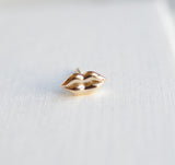 Tiny Gold Lips 10k