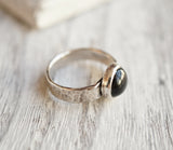 Onyx cabochon ring