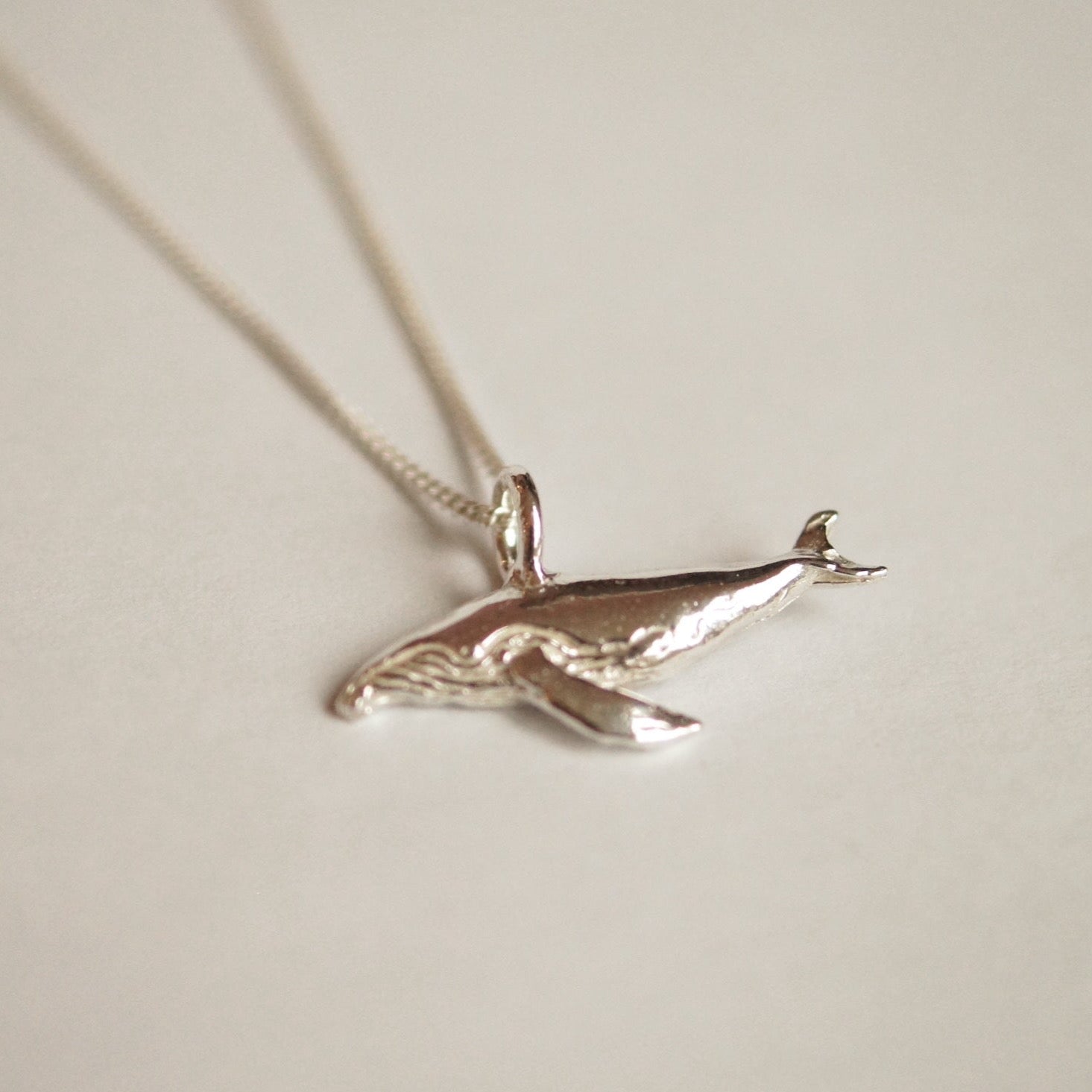 ネックレス・チョーカー BLENDOFF Humpback Whale Necklace Silver 925 Whale Necklace Life-like 3D Humpback Whale Pendant in Solid