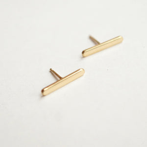 Solid gold T-Bar earrings