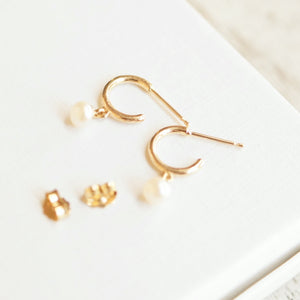 Huggy Pearl Earrings